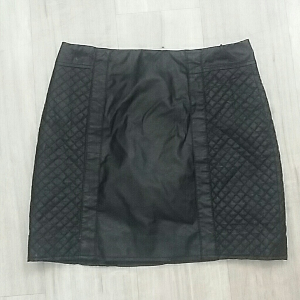 🗽 UCoB Black leather skirt